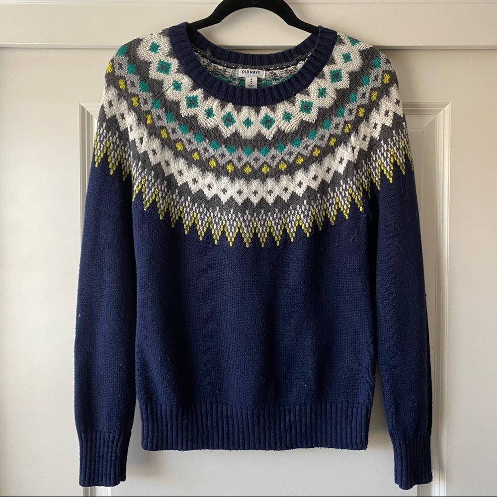 Old Navy blue neckline patterned sweater